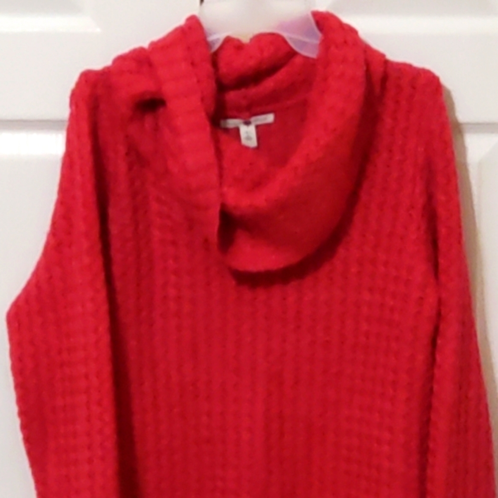 Comfortable sweater used once. Size Large pink